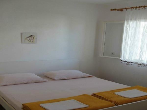 Apartments Pinija Supetar Eksteriør billede