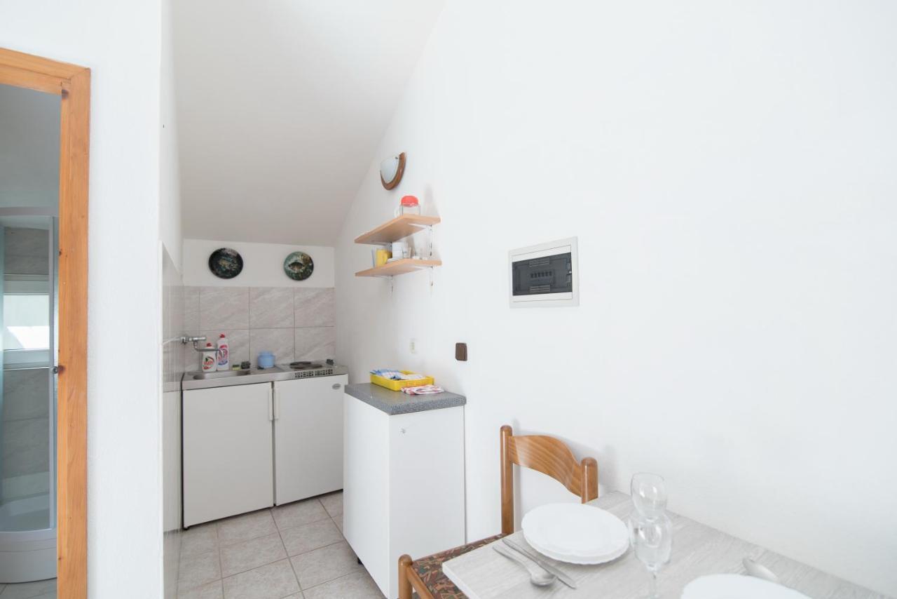 Apartments Pinija Supetar Eksteriør billede