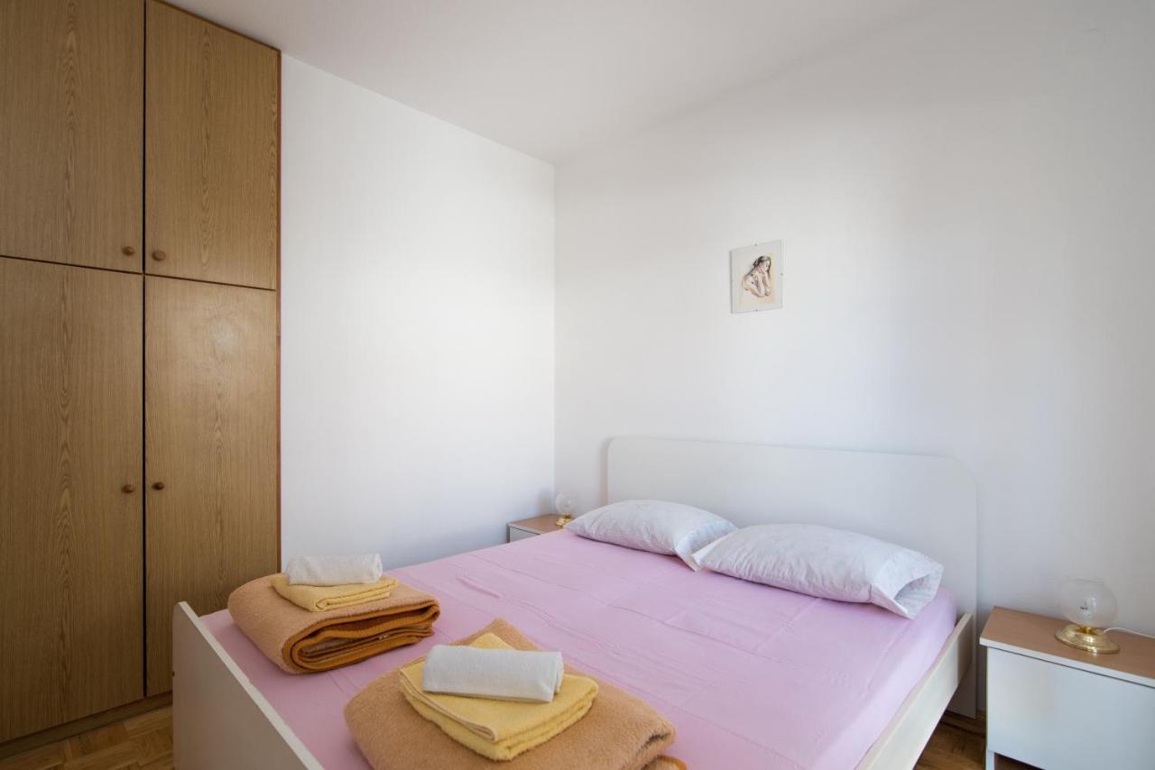 Apartments Pinija Supetar Eksteriør billede